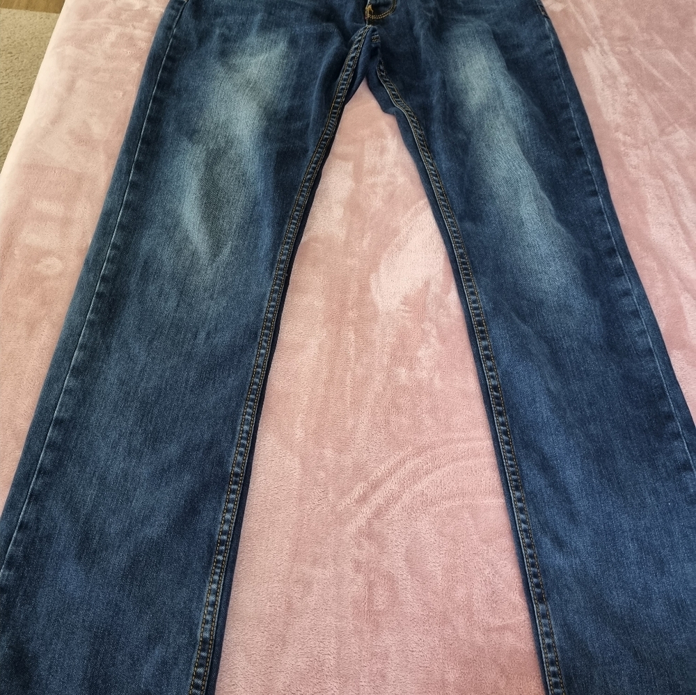 A2A11 jeans blue straight leg button fly Size W 33